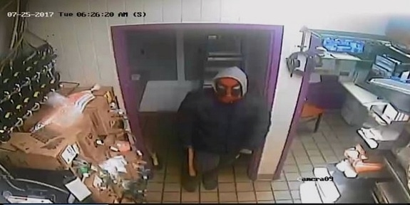 Hırsız, Taco Bell Lokantasına DEADPOOL Kılığında Girerek Taco Çaldı