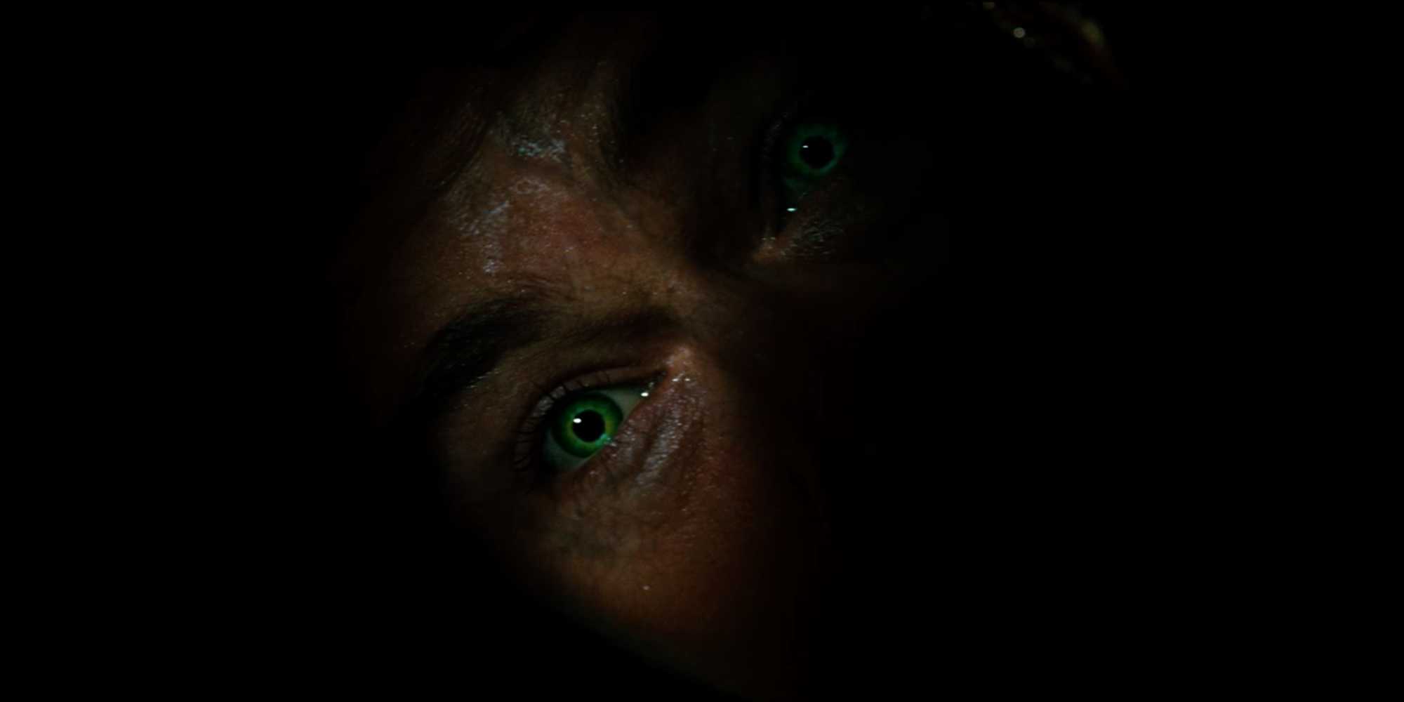 Edward Norton as Bruce Banner with glowing green eyes in The Incredible Hulk (2008)