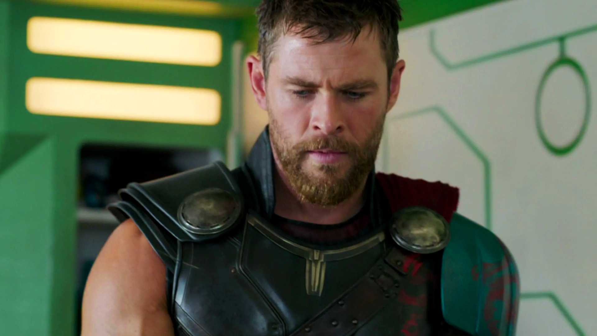 chris hemsworth s thor looking down and sad in thor ragnarok fz