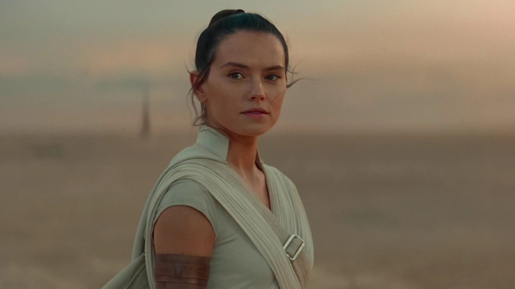Rey on Tatooine in Star Wars The Rise of Skywalker