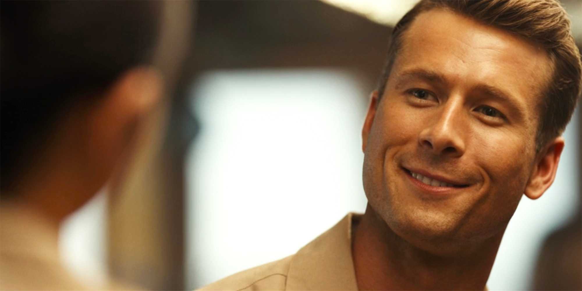 Jenna Ortega ve Glen Powell'lı Fantastik Filmin İsmi Sonunda Belli! 2 glen powell as hangman in top gun maverick fz