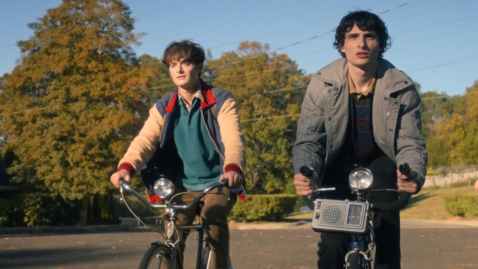 stranger things season 5 noah schnapp finn wolfhard bikes