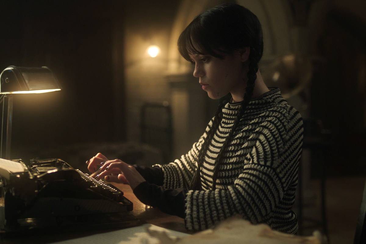 wednesday n s2 e5 00 43 27 19r 1 1